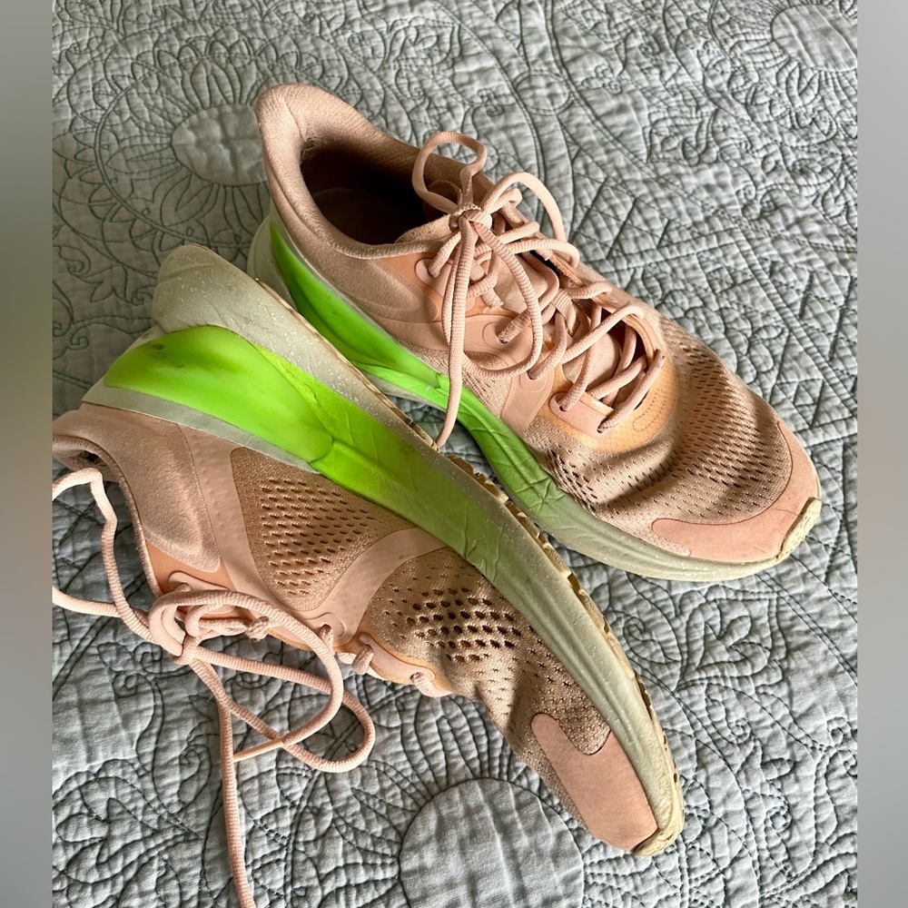 LuluLemon Women’s size 7.5